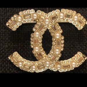 CHANEL CC Rhinestone Brooch🤩🤩🤩